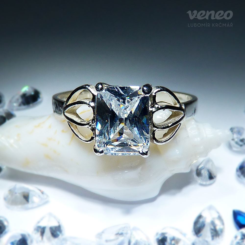 Héra - prsten s čirým zirkonem a plastikou, Materiál: Bílé zlato, ryzost 585/1000