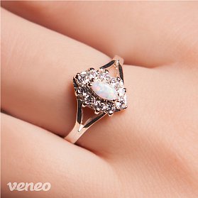 Obrázek produktu Lostris – prsten s australským opálem a čirými zirkony