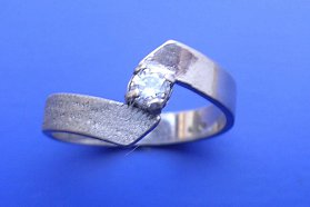 Obrázek produktu Prsten pískovaný se zirkonem P116/0